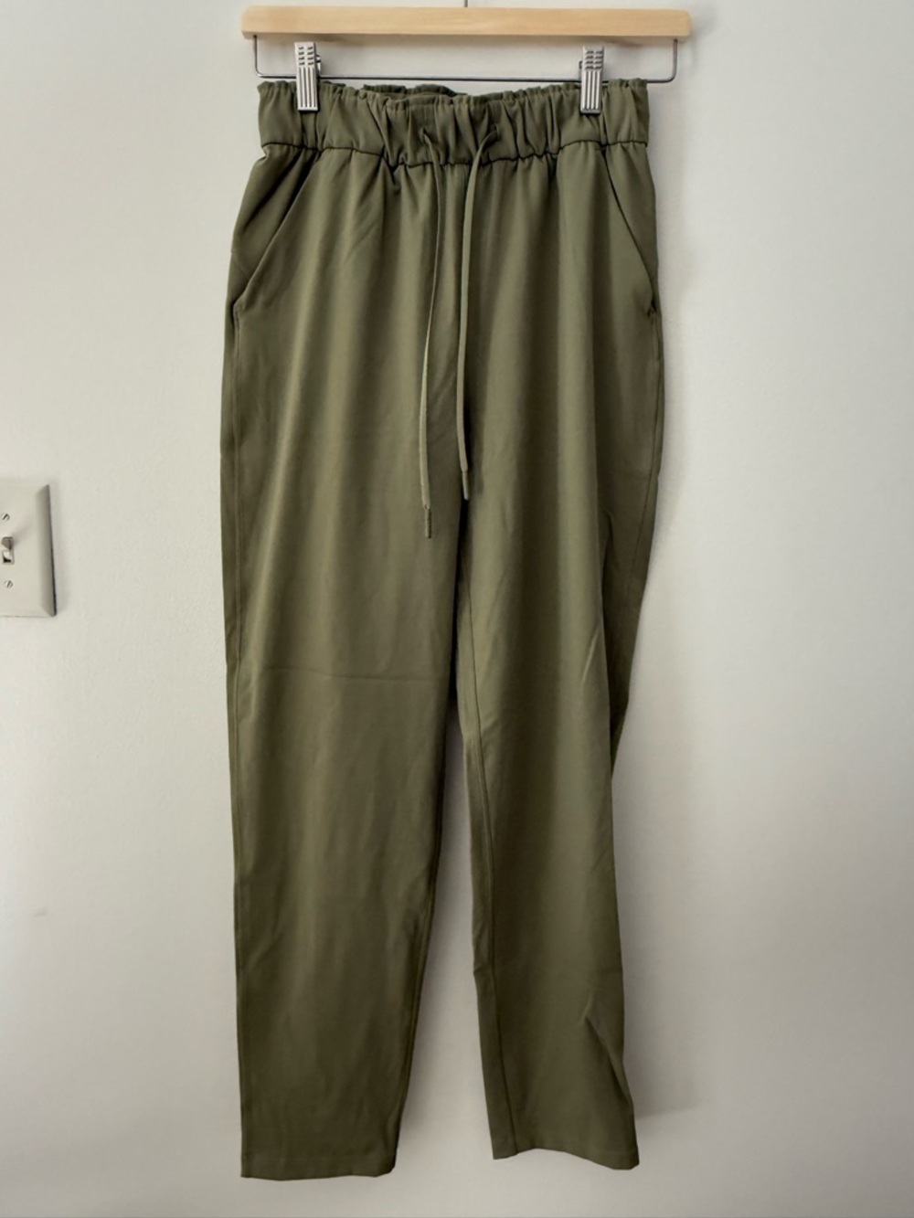 Lululemon Women On the Fly Ankle Pants